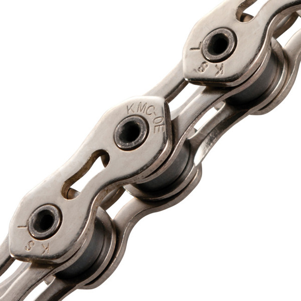 Велосипедная цепь KMC K710SL на 100 звеньев 1/2" x 1/8" серебристая